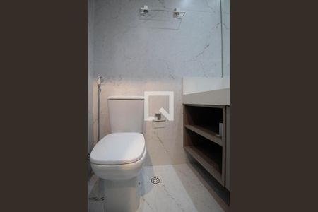 Banheiro de kitnet/studio para alugar com 1 quarto, 30m² em Pinheiros, São Paulo