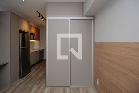 Sala/Quarto de kitnet/studio para alugar com 1 quarto, 30m² em Pinheiros, São Paulo