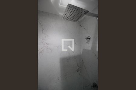 Banheiro de kitnet/studio para alugar com 1 quarto, 30m² em Pinheiros, São Paulo