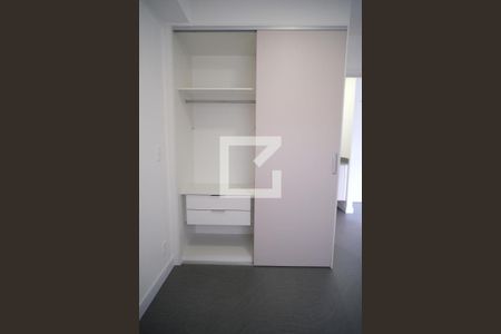 Armário de apartamento para alugar com 1 quarto, 28m² em Pinheiros, São Paulo