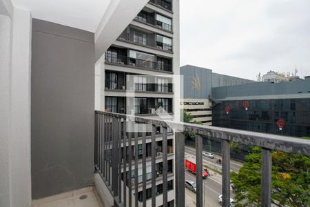 Varanda da Sala/Cozinha de apartamento para alugar com 1 quarto, 28m² em Pinheiros, São Paulo