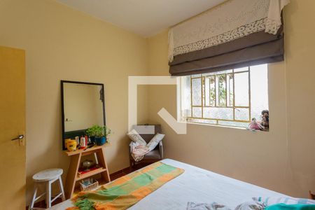 Quarto 1 de casa à venda com 2 quartos, 300m² em Sagrada Família, Belo Horizonte