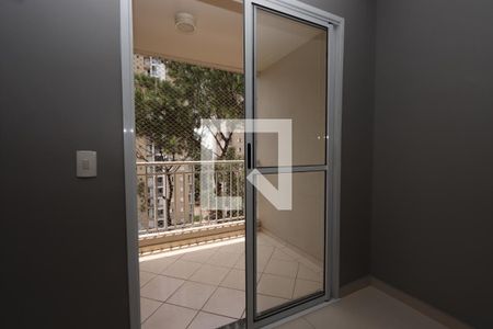 Sacada de apartamento para alugar com 2 quartos, 75m² em Vila Paulo Silas, São Paulo