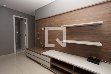 Sala de apartamento para alugar com 2 quartos, 75m² em Vila Paulo Silas, São Paulo