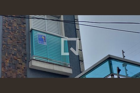 Plaquinha de apartamento para alugar com 2 quartos, 82m² em Jardim Silvana, Santo André