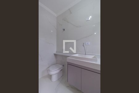 Casa à venda com 200m², 3 quartos e 2 vagas Casa à venda com 200m², 3 quartos e 2 vagasBanheiro da suíte