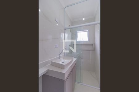 Casa à venda com 200m², 3 quartos e 2 vagas Casa à venda com 200m², 3 quartos e 2 vagasBanheiro da suíte