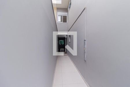 Casa à venda com 200m², 3 quartos e 2 vagas Casa à venda com 200m², 3 quartos e 2 vagasCorredor externo