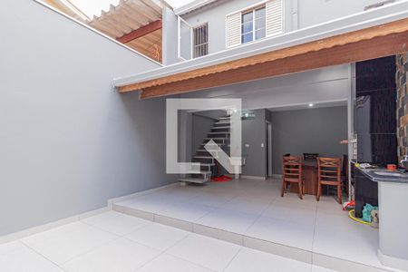 Casa à venda com 200m², 3 quartos e 2 vagas Casa à venda com 200m², 3 quartos e 2 vagasQuintal