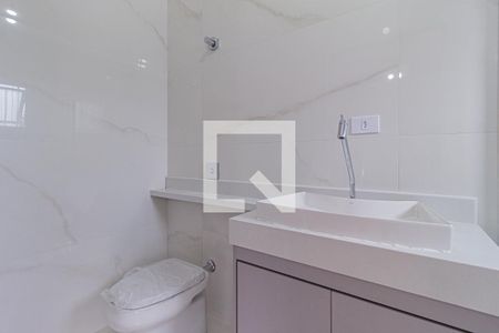 Casa à venda com 200m², 3 quartos e 2 vagas Casa à venda com 200m², 3 quartos e 2 vagasBanheiro da suíte