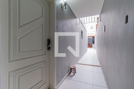 Casa à venda com 200m², 3 quartos e 2 vagas Casa à venda com 200m², 3 quartos e 2 vagasCorredor externo