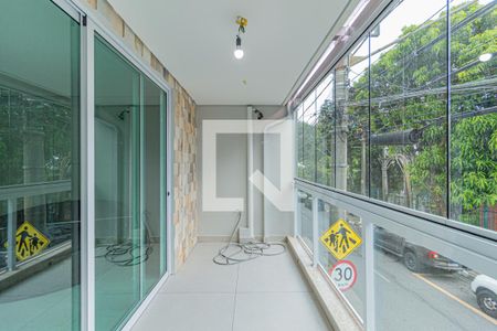 Sacada da sala de casa à venda com 3 quartos, 200m² em Vila Osasco, Osasco