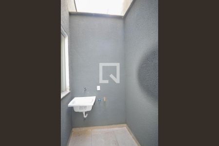 Casa para alugar com 61m², 2 quartos e 1 vaga Casa para alugar com 61m², 2 quartos e 1 vagaÁrea de Serviço