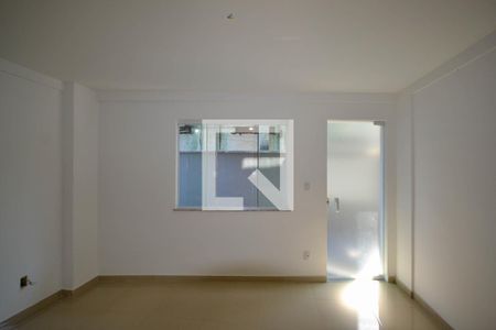 Sala de casa para alugar com 2 quartos, 61m² em Olinda, Nilópolis