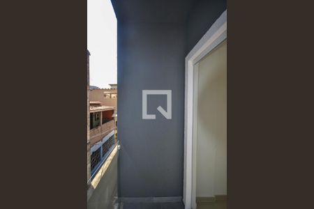 Casa para alugar com 61m², 2 quartos e 1 vaga Casa para alugar com 61m², 2 quartos e 1 vagaQuarto 2-Sacada