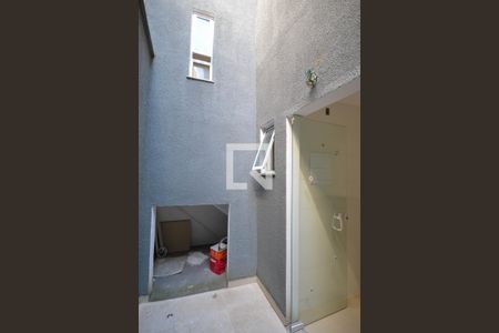 Casa para alugar com 61m², 2 quartos e 1 vaga Casa para alugar com 61m², 2 quartos e 1 vagaÁrea de Serviço