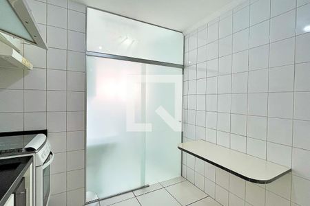 Cozinha de apartamento para alugar com 3 quartos, 63m² em Vila das Bandeiras, Guarulhos