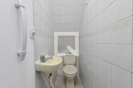 Casa para alugar com 120m², 2 quartos e sem vaga Casa para alugar com 120m², 2 quartos e sem vagaBanheiro