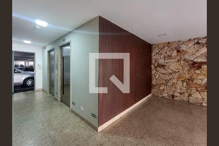 Apartamento à venda com 136m², 4 quartos e 1 vaga Apartamento à venda com 136m², 4 quartos e 1 vagaÁrea comum - Hall