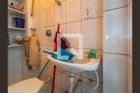 Apartamento à venda com 136m², 4 quartos e 1 vaga Apartamento à venda com 136m², 4 quartos e 1 vagaBanheiro de serviço