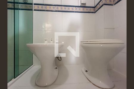 Apartamento à venda com 136m², 4 quartos e 1 vaga Apartamento à venda com 136m², 4 quartos e 1 vagaBanheiro Social