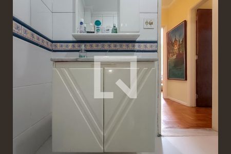 Apartamento à venda com 136m², 4 quartos e 1 vaga Apartamento à venda com 136m², 4 quartos e 1 vagaBanheiro Social