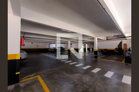 Apartamento à venda com 136m², 4 quartos e 1 vaga Apartamento à venda com 136m², 4 quartos e 1 vagaÁrea comum - Garagem