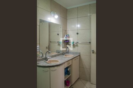 Casa à venda com 320m², 3 quartos e 2 vagasSuíte