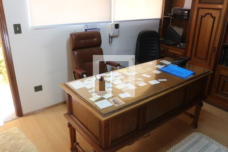 Casa à venda com 400m², 4 quartos e 4 vagasEscritório