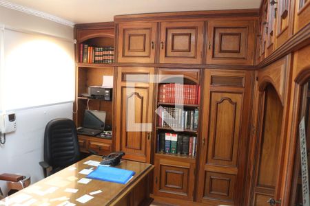 Casa à venda com 400m², 4 quartos e 4 vagasEscritório