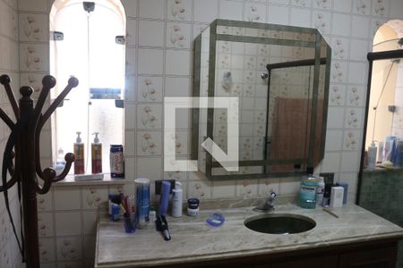 Casa à venda com 400m², 4 quartos e 4 vagasBanheiro da Suíte 2