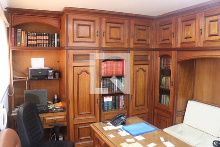 Casa à venda com 400m², 4 quartos e 4 vagasEscritório