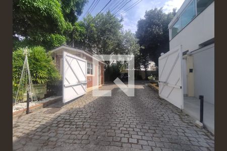 Casa de condomínio à venda com 175m², 4 quartos e 1 vagaFachado do condomínio