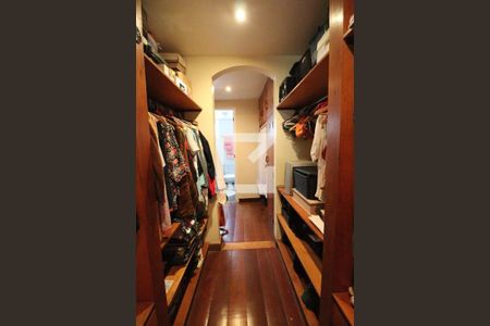 Casa de condomínio à venda com 175m², 4 quartos e 1 vagaCloset da suíte 1