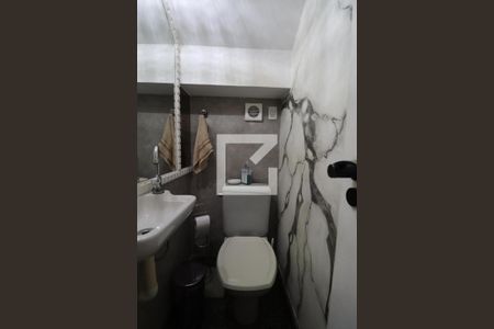 Casa de condomínio à venda com 175m², 4 quartos e 1 vagaBanheiro 1