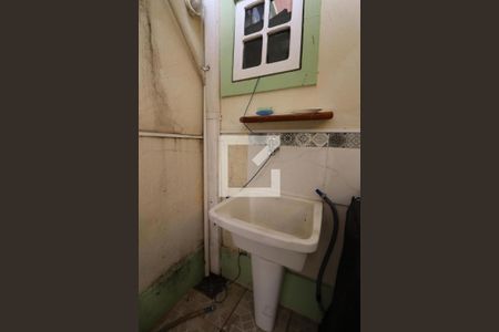 Casa de condomínio à venda com 175m², 4 quartos e 1 vagaÁrea de Serviço