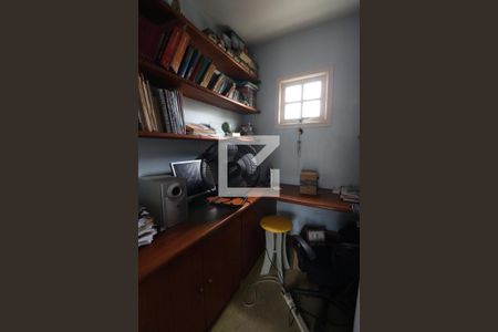 Casa de condomínio à venda com 175m², 4 quartos e 1 vagaSuíte 2