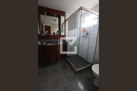 Casa de condomínio à venda com 175m², 4 quartos e 1 vagaBanheiro da Suíte 2