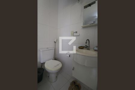 Casa de condomínio à venda com 175m², 4 quartos e 1 vagaBanheiro 2