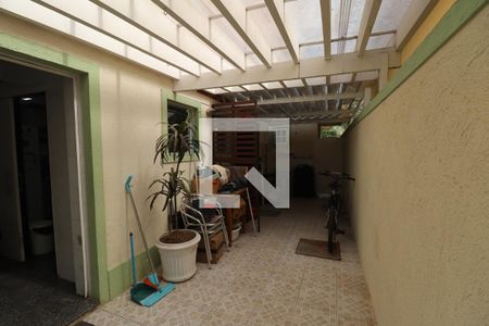 Casa de condomínio à venda com 175m², 4 quartos e 1 vagaGaragem