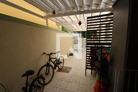Casa de condomínio à venda com 175m², 4 quartos e 1 vagaGaragem