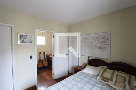 Casa de condomínio à venda com 175m², 4 quartos e 1 vagaSuíte 2