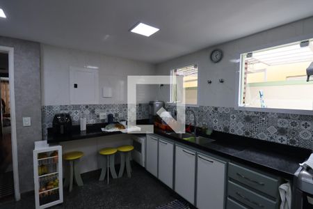 Casa de condomínio à venda com 175m², 4 quartos e 1 vagaCozinha