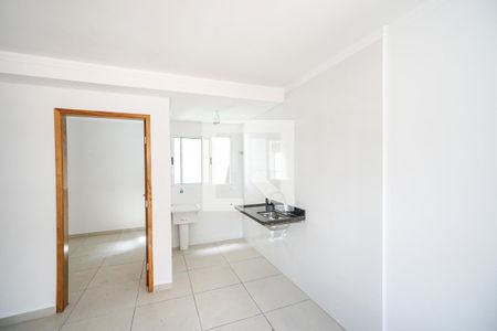 Sala e cozinha de apartamento à venda com 2 quartos, 38m² em Vila Matilde, São Paulo