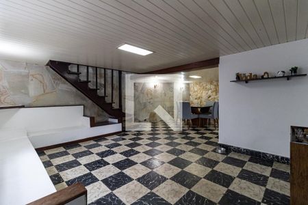 Casa para alugar com 320m², 3 quartos e 3 vagas Casa para alugar com 320m², 3 quartos e 3 vagasSala 2