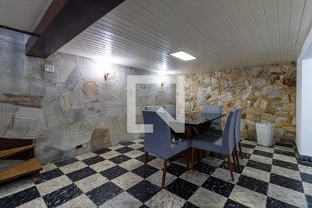 Casa para alugar com 320m², 3 quartos e 3 vagas Casa para alugar com 320m², 3 quartos e 3 vagasSala 2