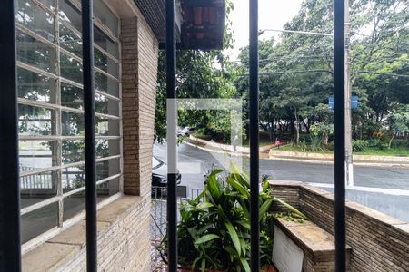 Casa para alugar com 320m², 3 quartos e 3 vagas Casa para alugar com 320m², 3 quartos e 3 vagasVista do Quarto 3