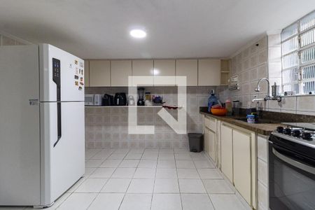Casa para alugar com 320m², 3 quartos e 3 vagas Casa para alugar com 320m², 3 quartos e 3 vagasCozinha