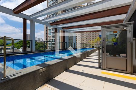 Studio para alugar com 28m², 1 quarto e sem vaga Studio para alugar com 28m², 1 quarto e sem vagaÁrea comum - Piscina