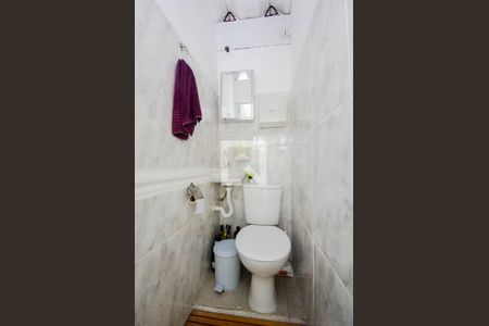 Casa à venda com 210m², 5 quartos e 2 vagas Casa à venda com 210m², 5 quartos e 2 vagasLavabo